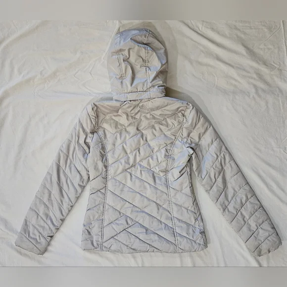 Tek Gear Warmtek Women's Silver Puffer Jacket - Picture 3 of 5
